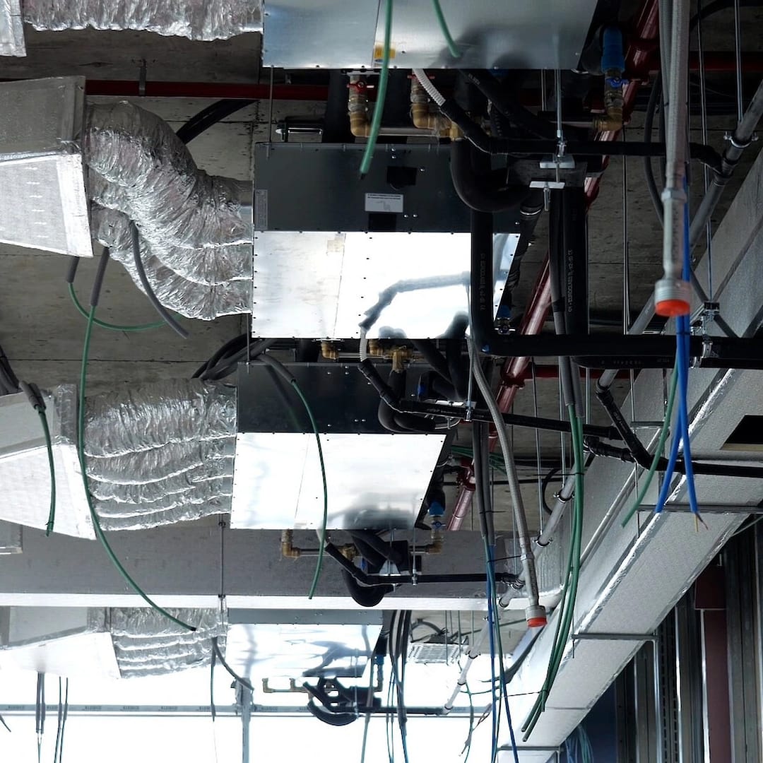 Канальна система кондиціонування INNOVA DUCTO MULTI у комерційному приміщенні